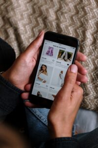 A well-organized E-commerce homepage selling clothes