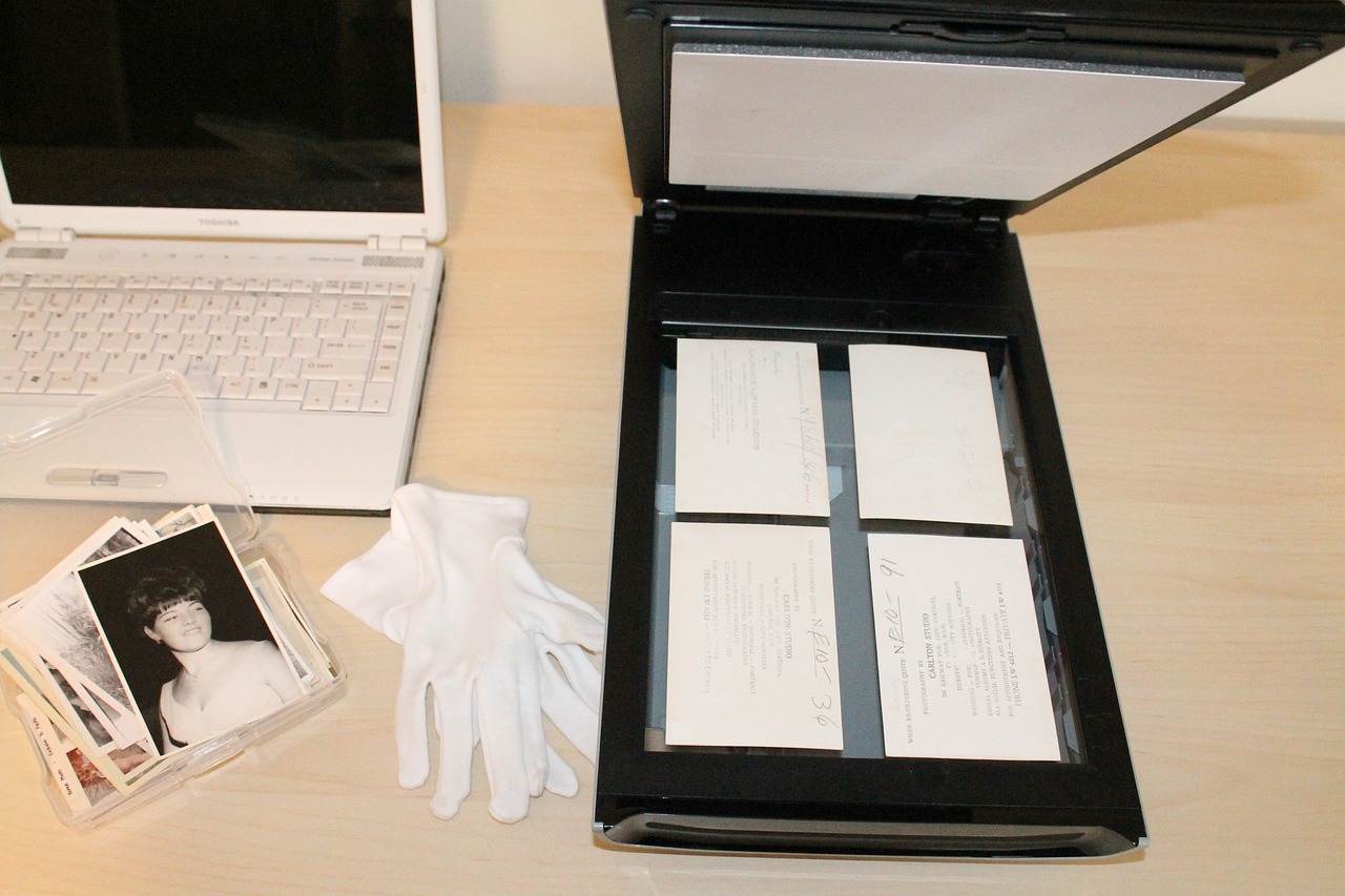 How to Digitize Old Photos and How to Restore Them